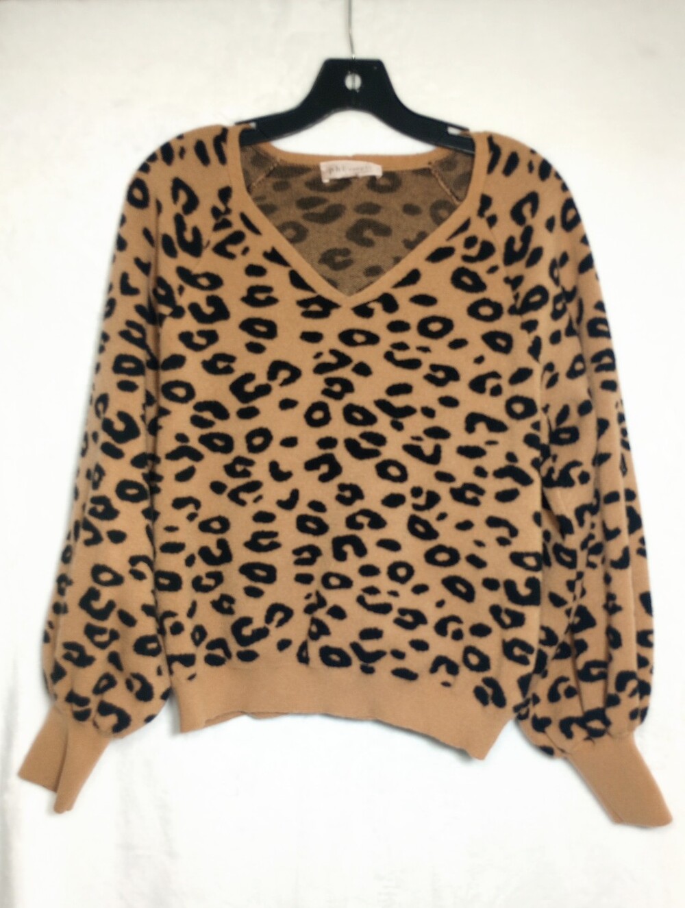 Philosophy Republic Leopard Print V-Neck Knit Cuff Sleeve Sweater Glam Luxe Edgy